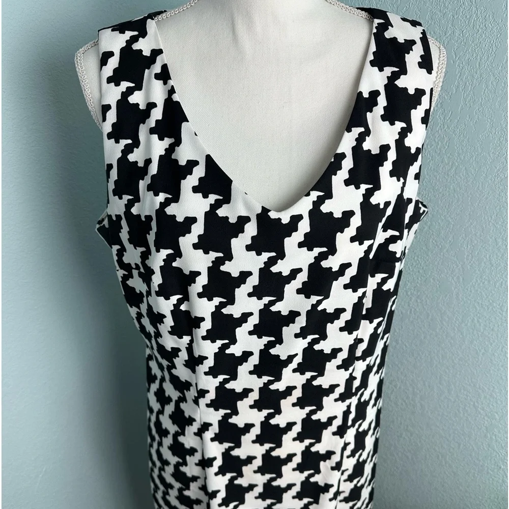Alyx Size 16 Black & White Houndstooth Sheath Dress Sleeveless V-Neck Zip Back - Picture 5 of 10